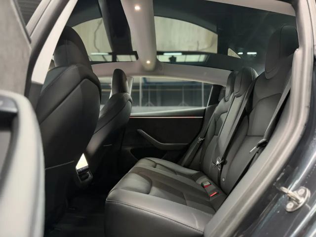 Tesla Model 3 AWD Long Range