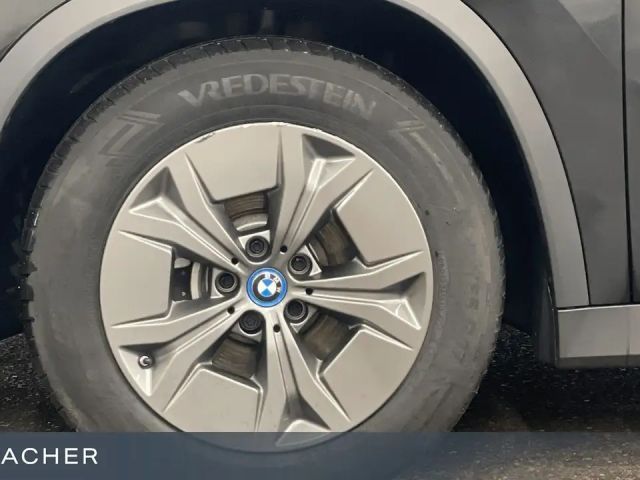 BMW X1 IX1 A XDRIVE30 LCPro HUD 360 SHZ AdaptLED 17" LM