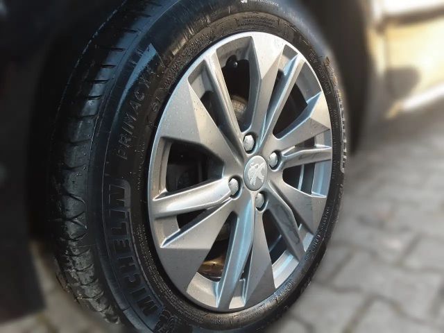 Peugeot E-208 Allure Pack