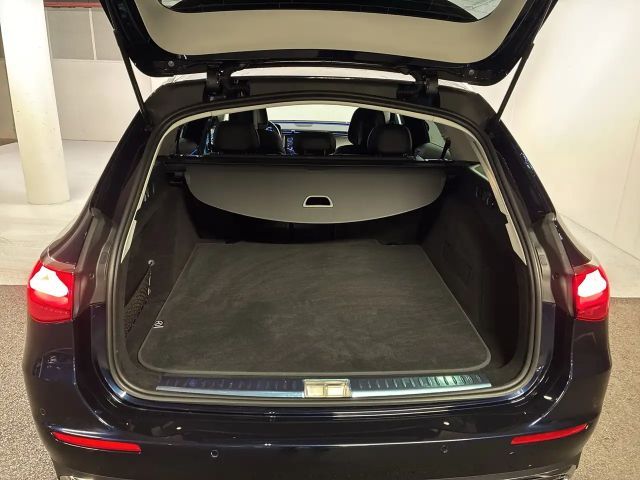 Mercedes-Benz E 220 4MATIC E 220 d Estate