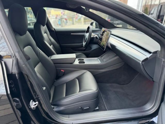 Tesla Model 3 AWD Performance