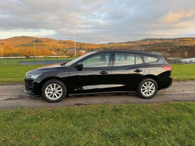 Ford Focus Cool & Connect Wagon