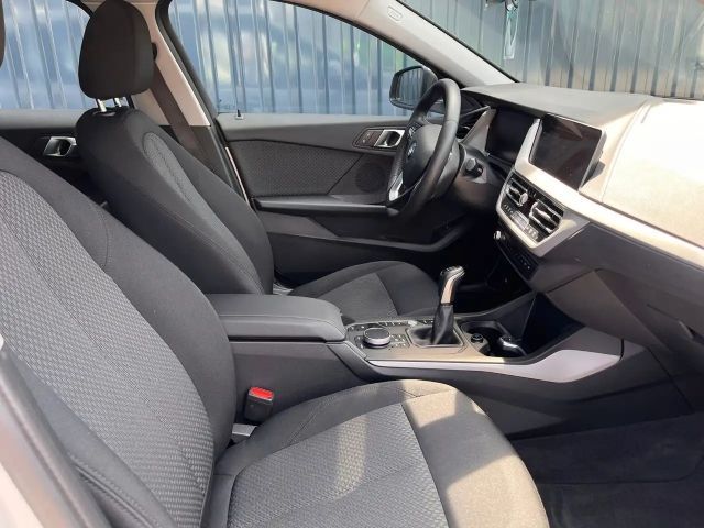 BMW 116 116i 5-deurs Sedan