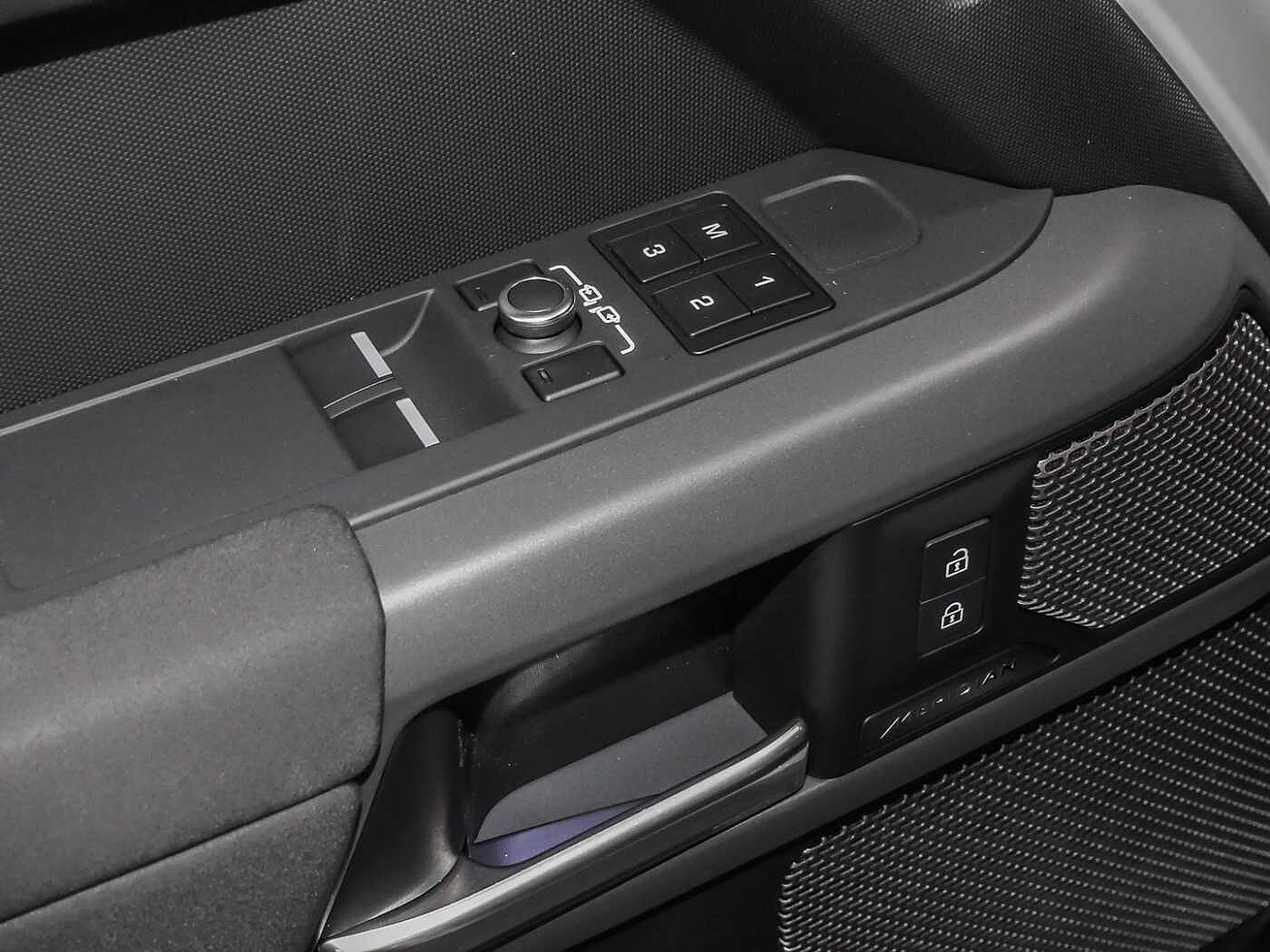 Land Rover Defender 90 Dynamic SE