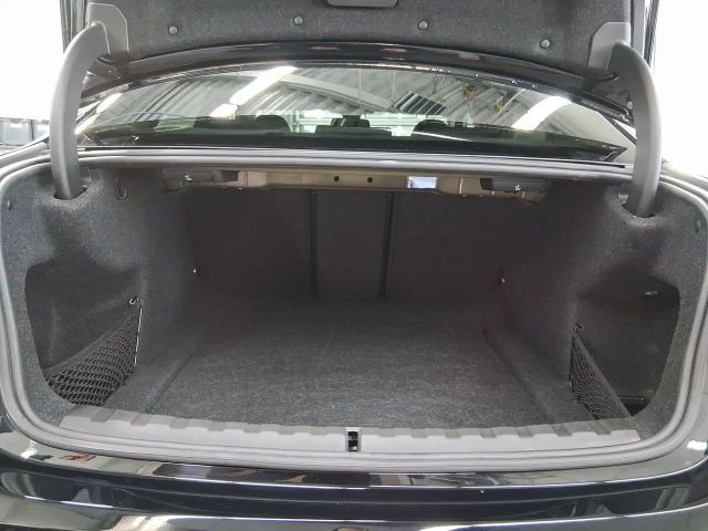 BMW 320 320d Luxury Line Sedan xDrive