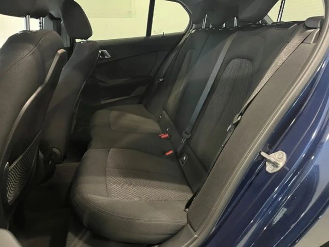 BMW 118 118i 5-deurs Sedan