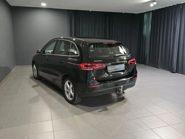 Mercedes-Benz B 250 B 250 e