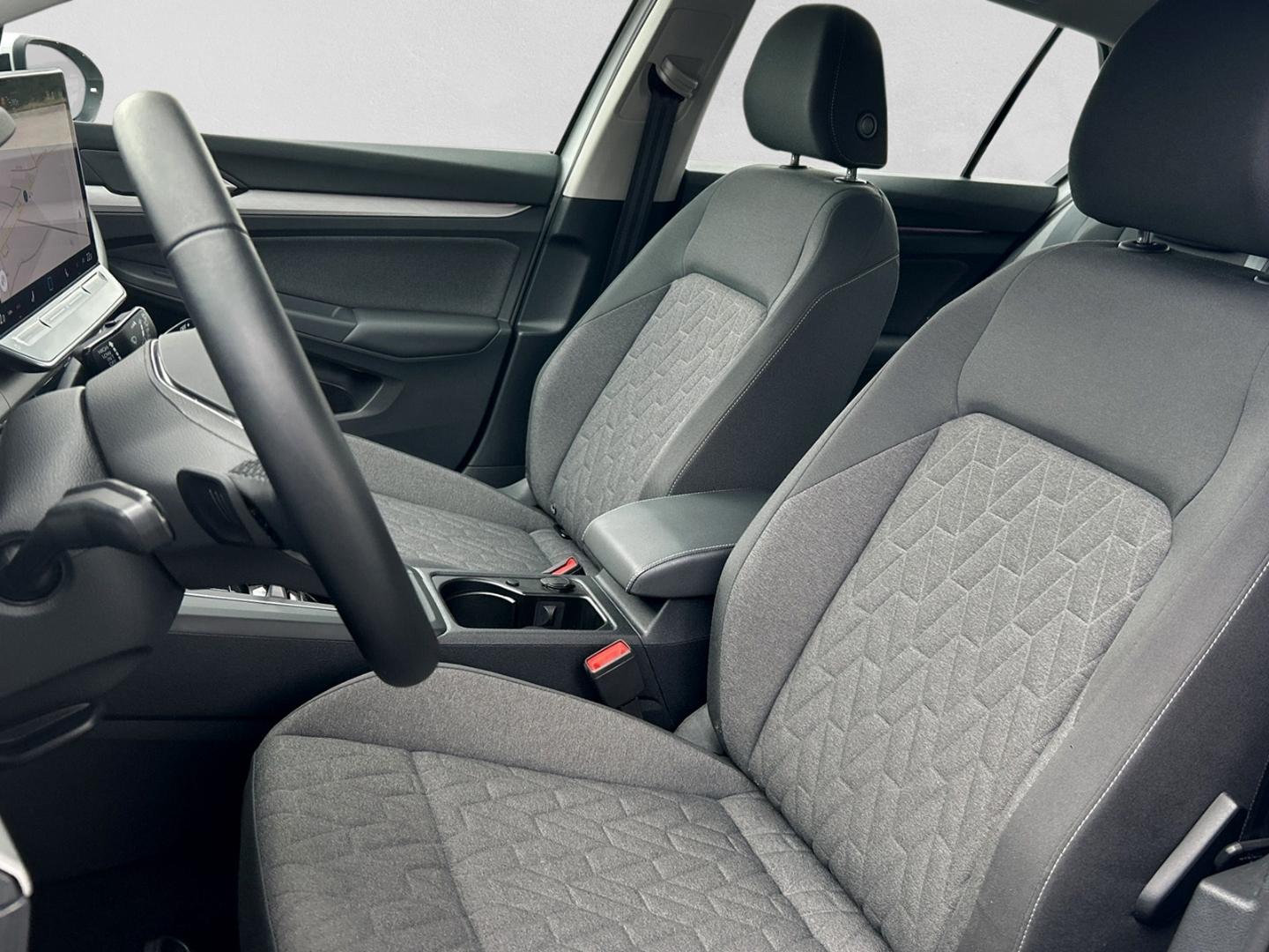 Volkswagen Golf 1.5 eTSI Life