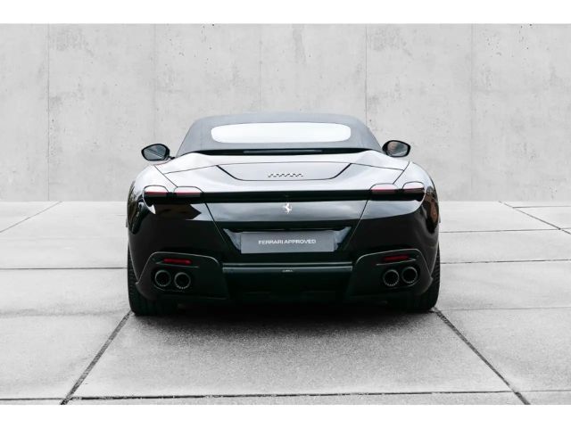 Ferrari Roma Spider