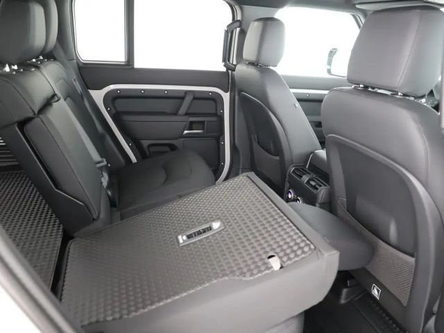 Land Rover Defender 110 Dynamic SE