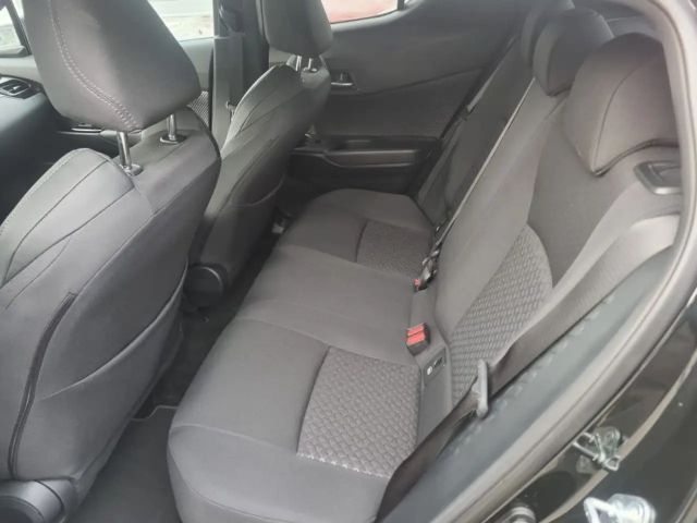 Toyota C-HR Hybride Team D