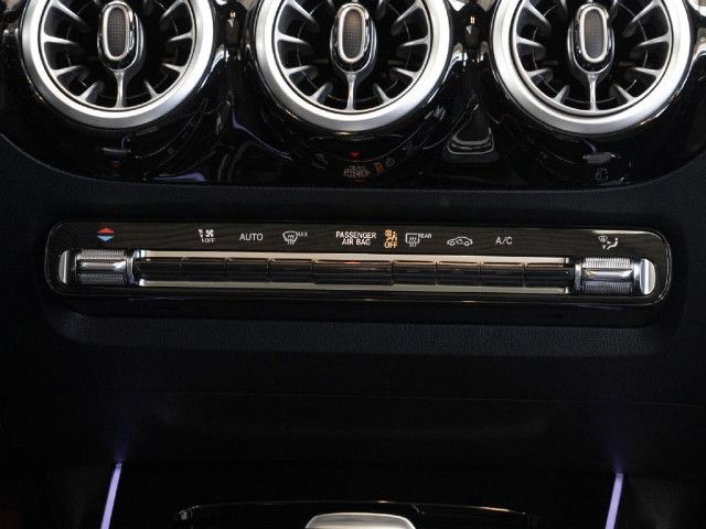 Mercedes-Benz GLA 180 AMG Line