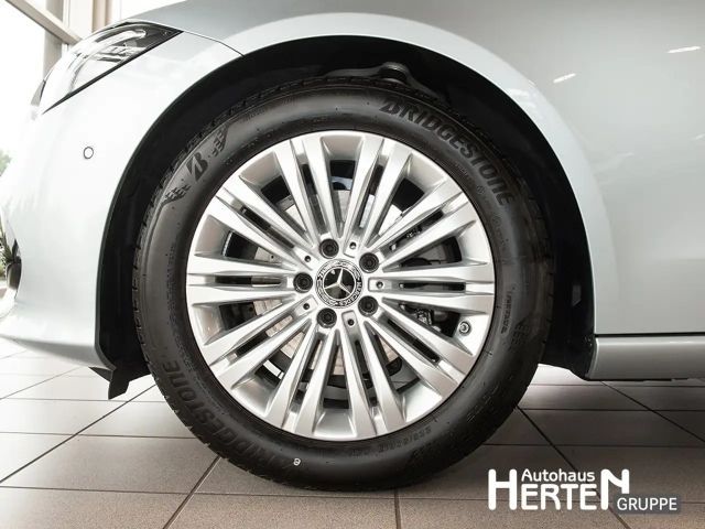 Mercedes-Benz C 180 AVANTGARDE Sedan