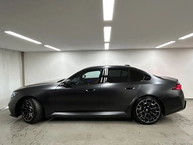 BMW M5 Sedan