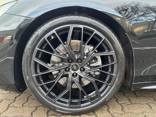 Audi A6 Avant Quattro S-Tronic