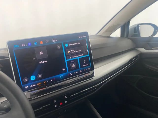 Volkswagen Golf Business DSG Variant