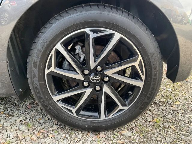 Toyota Yaris Hatchback Hybride Team D