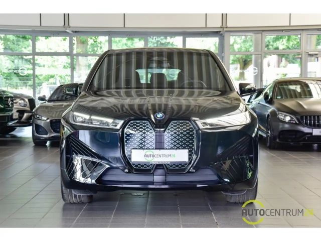 BMW iX 40 SkyLounge Massage HK HUD Soft Laser 360