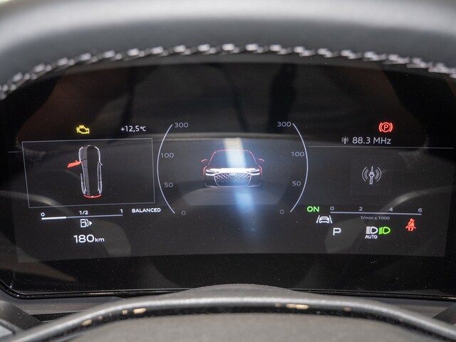 Audi A6 Avant Quattro S-Tronic