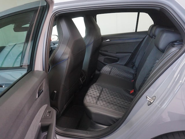 Volkswagen Golf 1.5 eTSI DSG R-Line