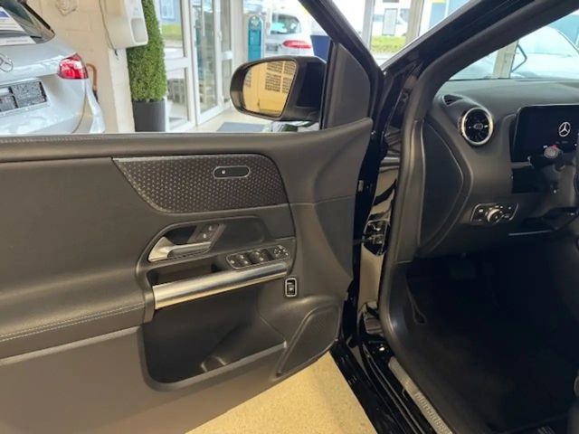 Mercedes-Benz B 180 Progressive Sedan