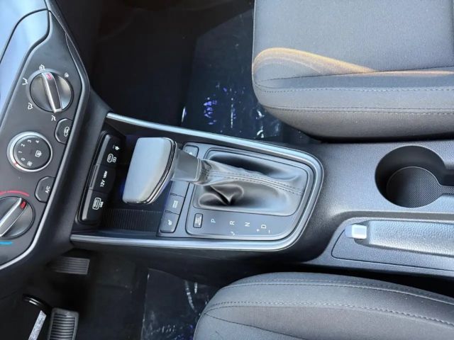 Hyundai i20 AUTOMAT+NAVI+APPLE/ANDROID+SITZHZG+LENKRADHZG+KAME