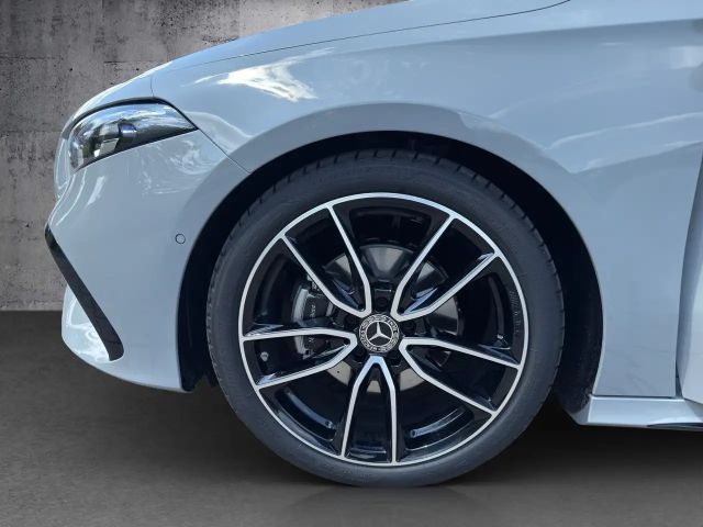 Mercedes-Benz A 200 A 200 d AMG Line