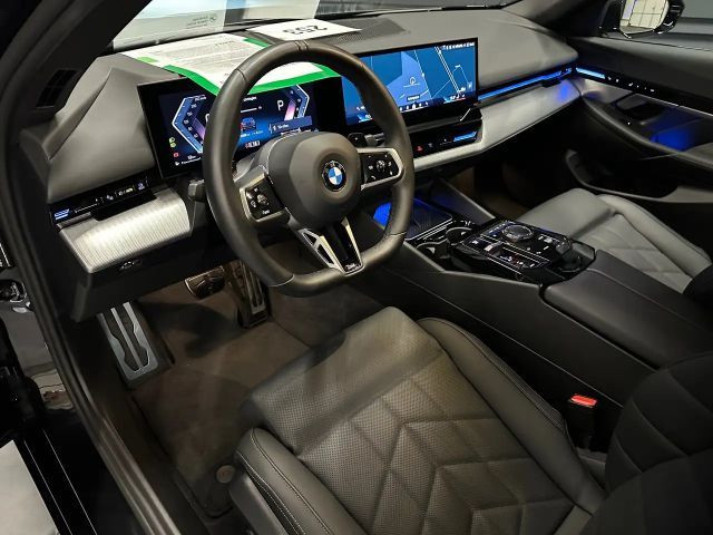 BMW 520 520d M-Sport Sedan