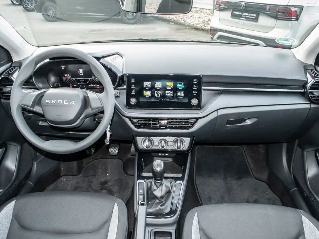 Skoda Fabia 1.0 MPI Essence LED PDC SHZ SOUNDSYS SPURH