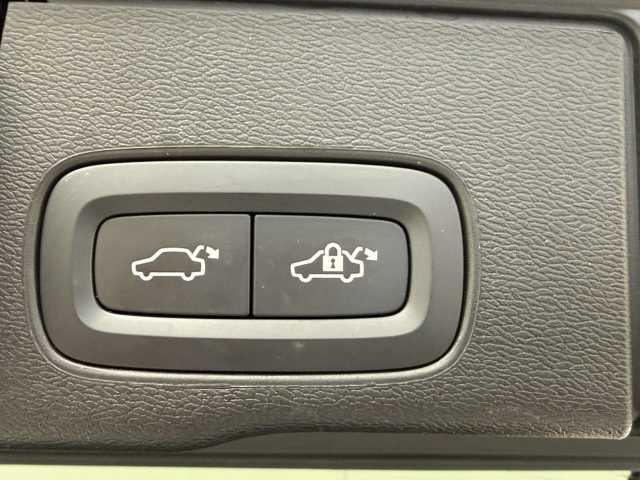 Volvo XC60 AWD Plus T8