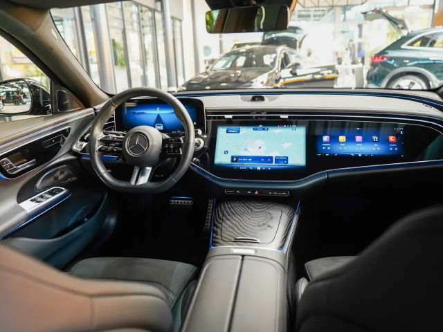 Mercedes-Benz E 220 AMG Line E 220 d Sedan