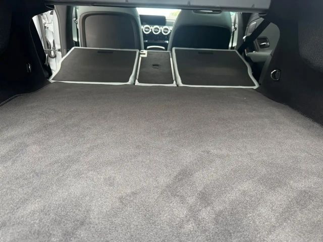 Mercedes-Benz CLA 200 AMG Line Coupé