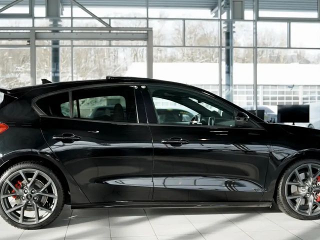 Ford Focus EcoBoost ST Line