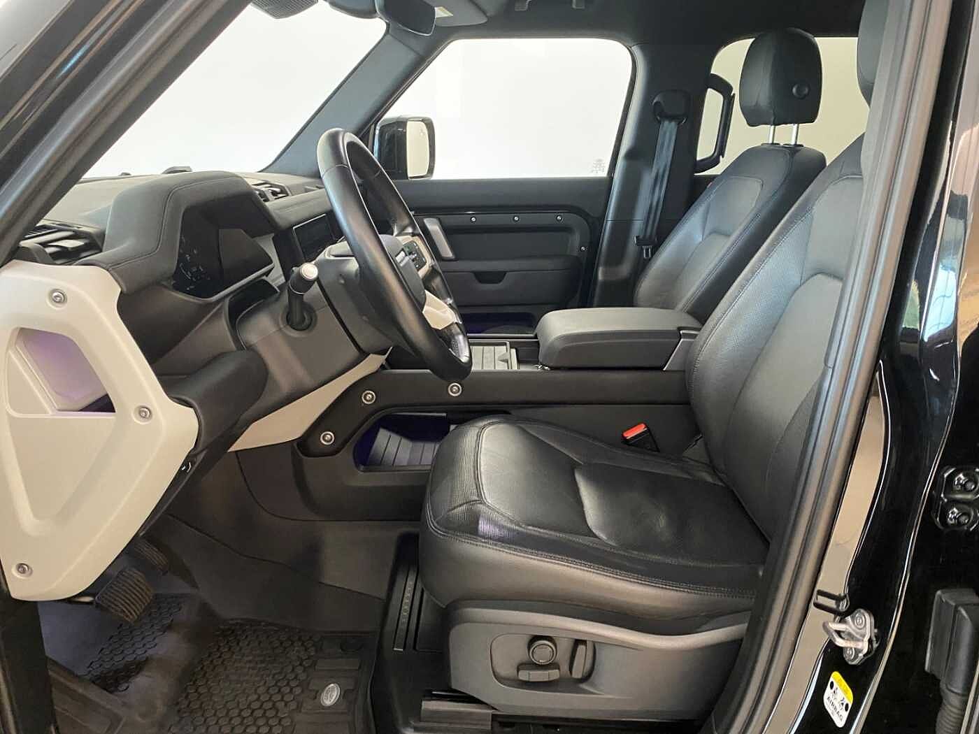 Land Rover Defender 110 Dynamic SE