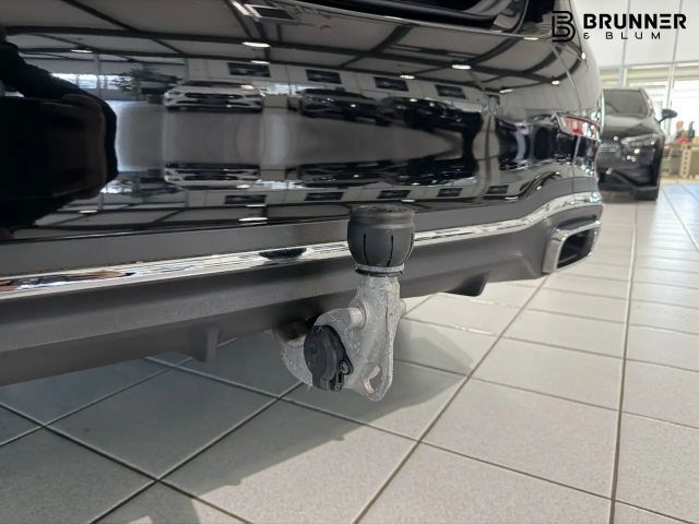 Mercedes-Benz C 200 AMG Line Sedan