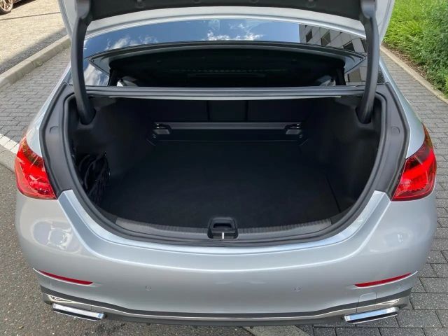 Mercedes-Benz C 200 AMG Line Sedan