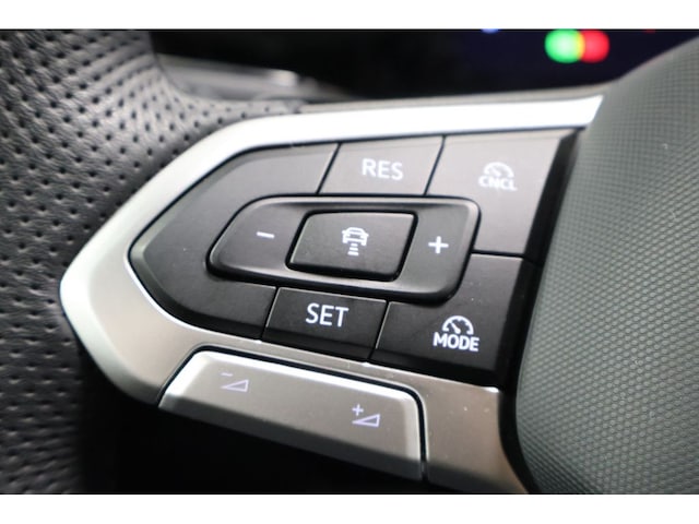 Volkswagen Golf 2.0 TDI DSG Golf VIII R-Line