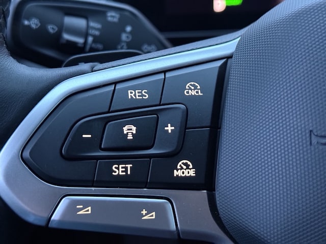 Volkswagen Passat 1.5 eTSI Business Variant