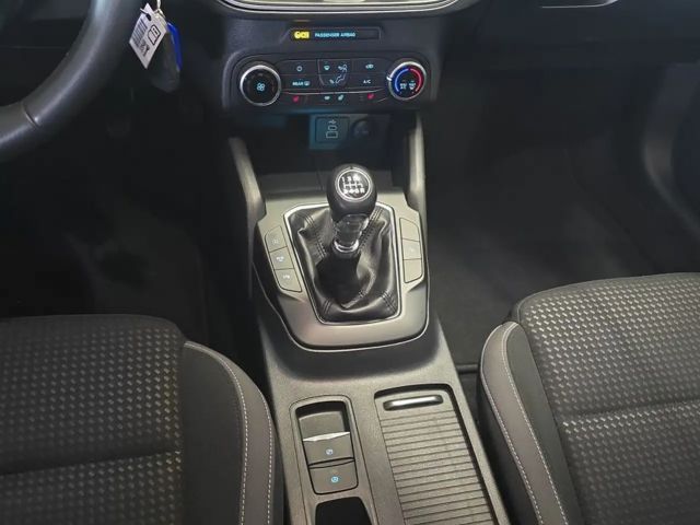 Ford Focus Cool & Connect EcoBoost Wagon