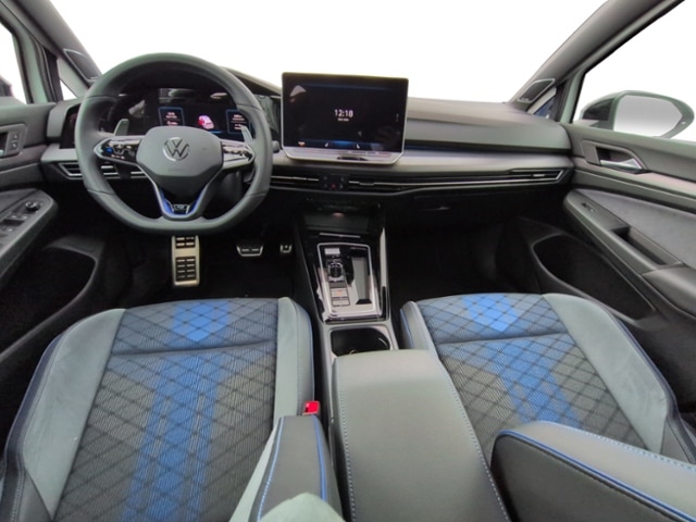 Volkswagen Golf Black Edition AKRA+PANO+Head-up+HARMAN+