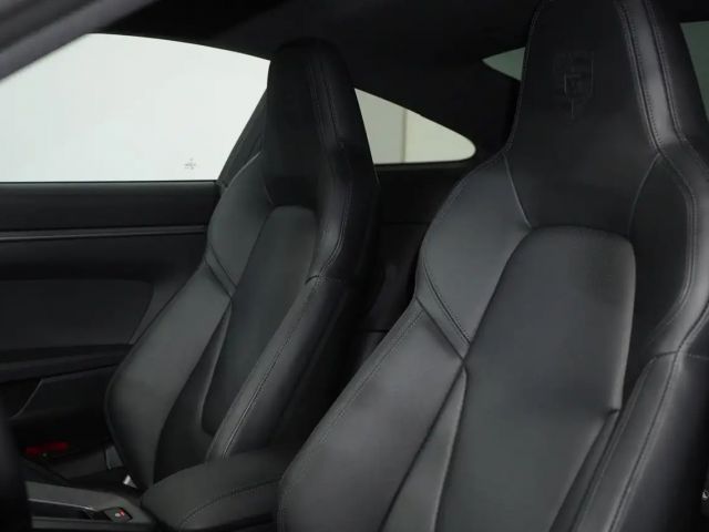 Porsche 911 4 Carrera Coupé