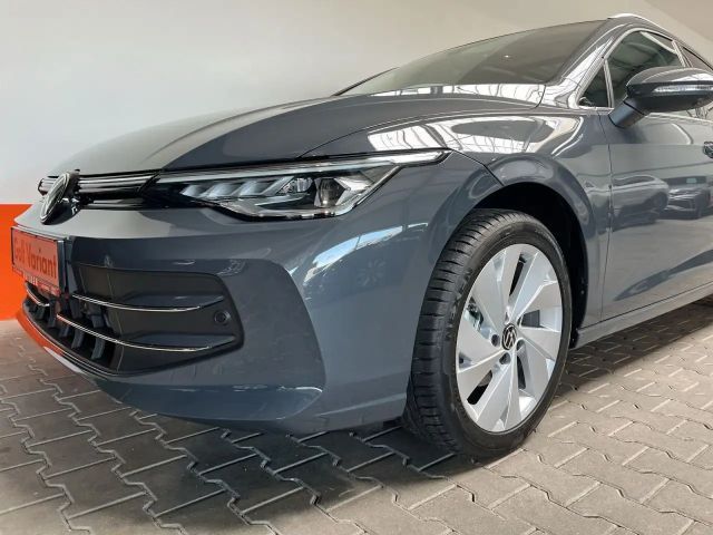 Volkswagen Golf 1.5 eTSI DSG Style Variant