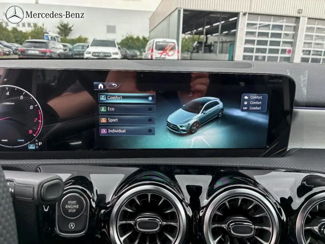 Mercedes-Benz A 180 AMG Line