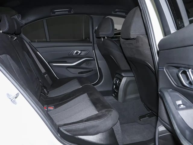 BMW 320 320d M-Sport Sedan