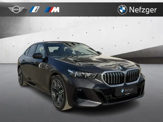 BMW 520 520d M-Sport Sedan