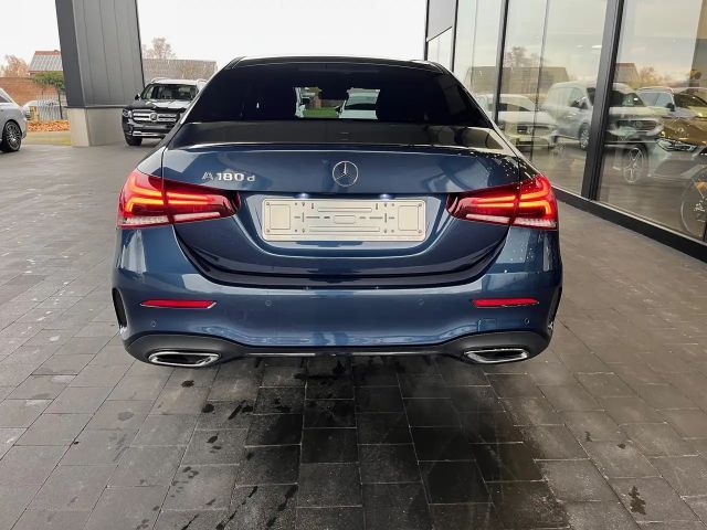 Mercedes-Benz A 180 A 180 d AMG Line