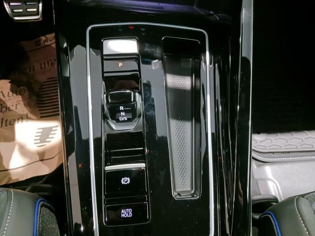 Volkswagen Golf 1.5 eTSI R-Line Variant