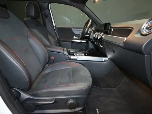 Mercedes-Benz GLB 200 AMG Line