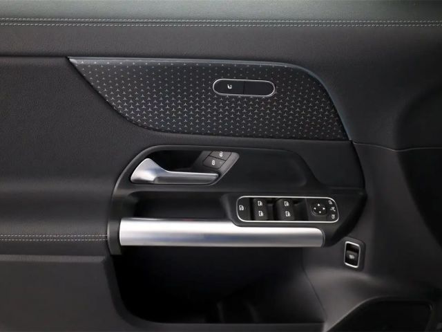 Mercedes-Benz EQA 300 4MATIC