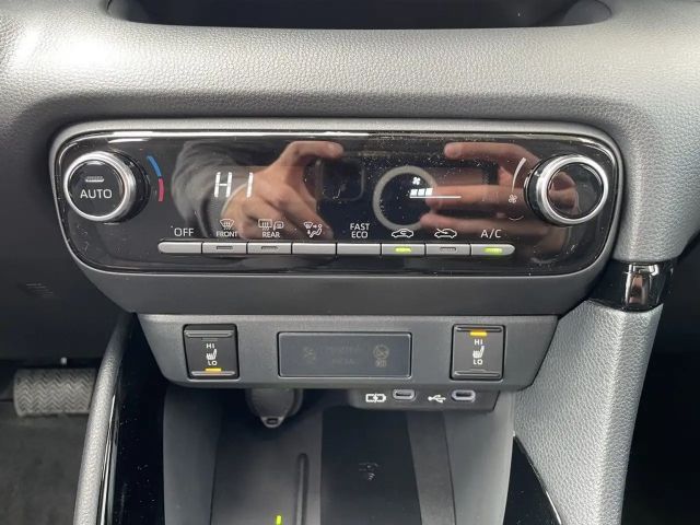 Toyota Yaris Hatchback Hybride VVT-i